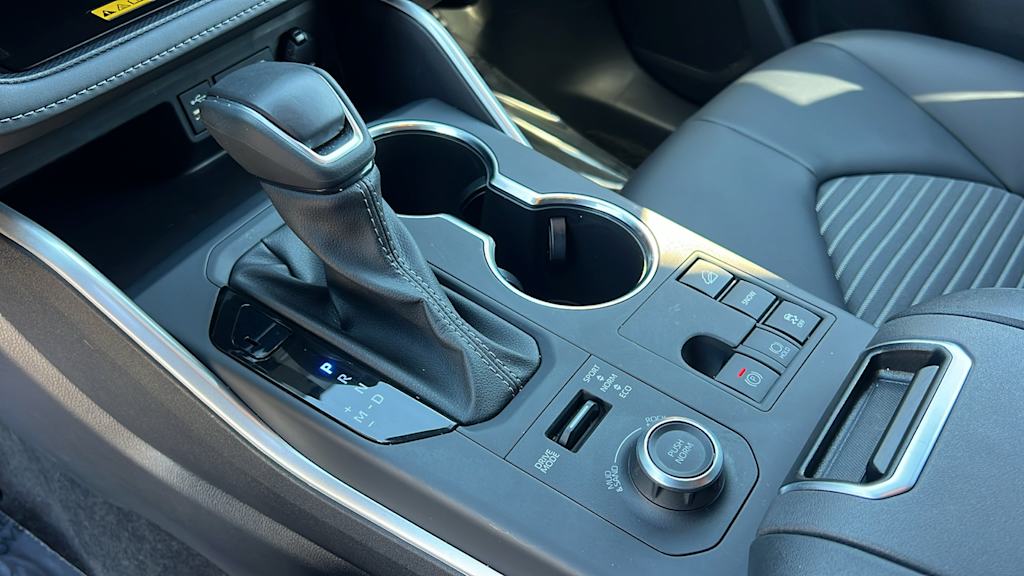 Thumbnail: 2025 Toyota Highlander - 15