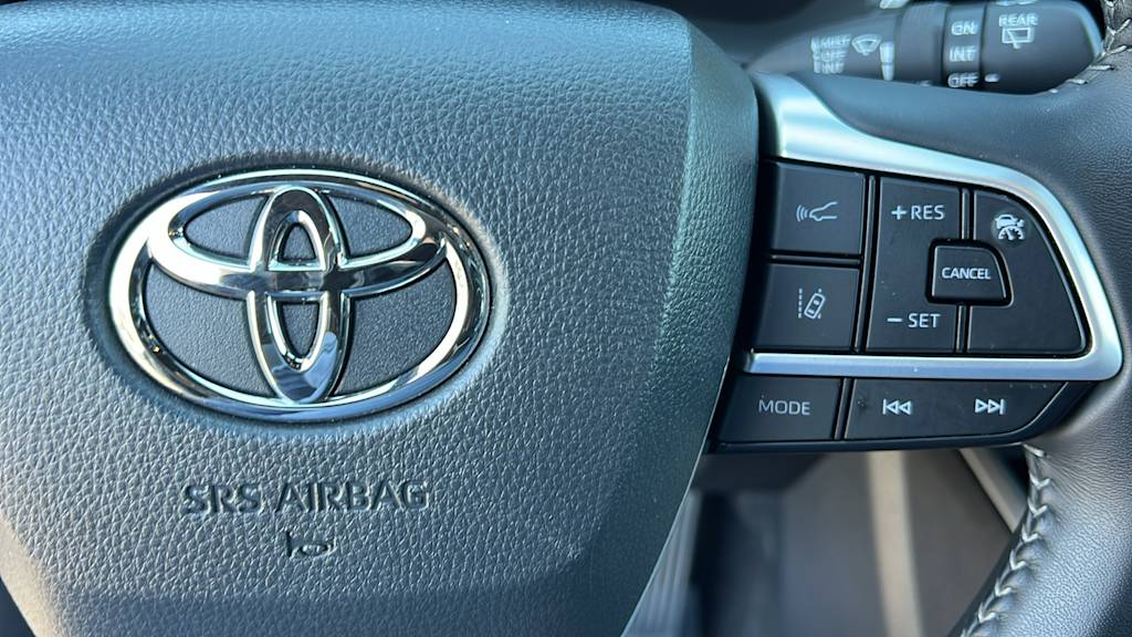 Thumbnail: 2025 Toyota Highlander - 27