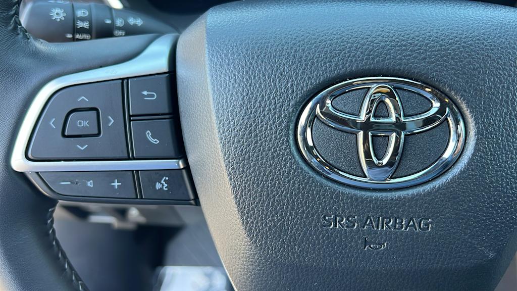 Thumbnail: 2025 Toyota Highlander - 26