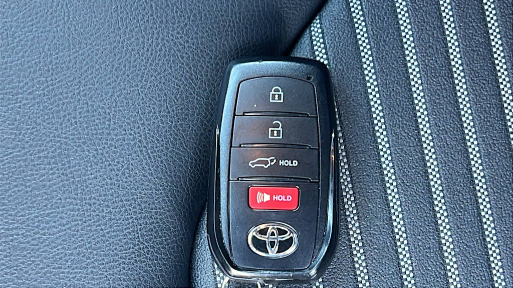 Thumbnail: 2025 Toyota Highlander - 18