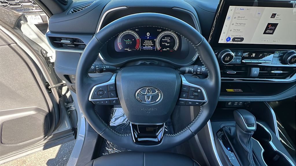 Thumbnail: 2025 Toyota Highlander - 9