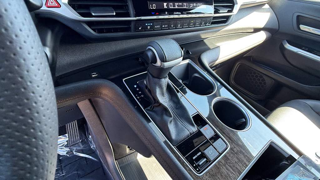 Thumbnail: 2025 Toyota Sienna - 14