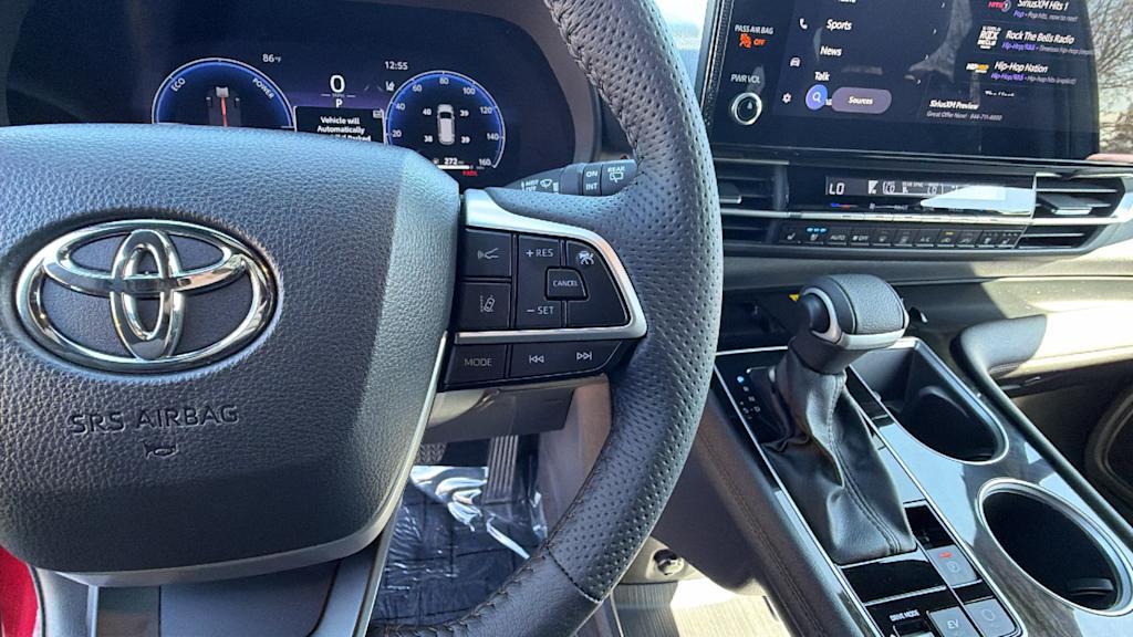 Thumbnail: 2025 Toyota Sienna - 26