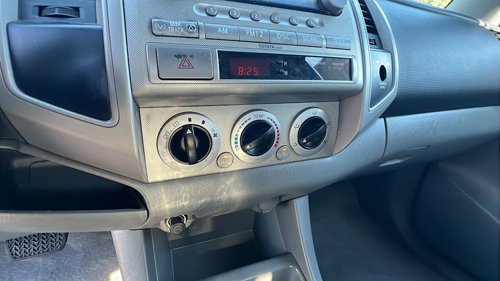 Thumbnail: 2006 Toyota Tacoma - 23