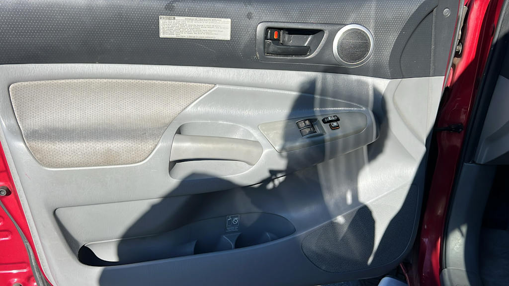 Thumbnail: 2006 Toyota Tacoma - 28