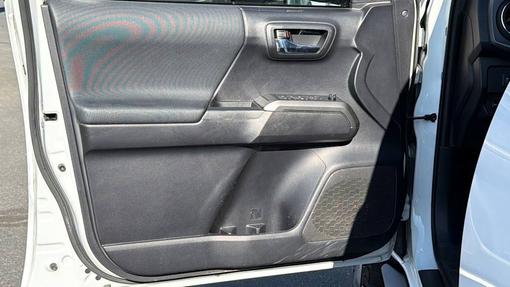 Thumbnail: 2020 Toyota Tacoma - 28