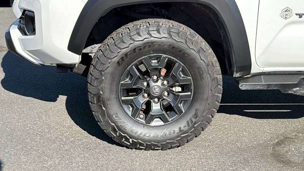 Thumbnail: 2020 Toyota Tacoma - 8