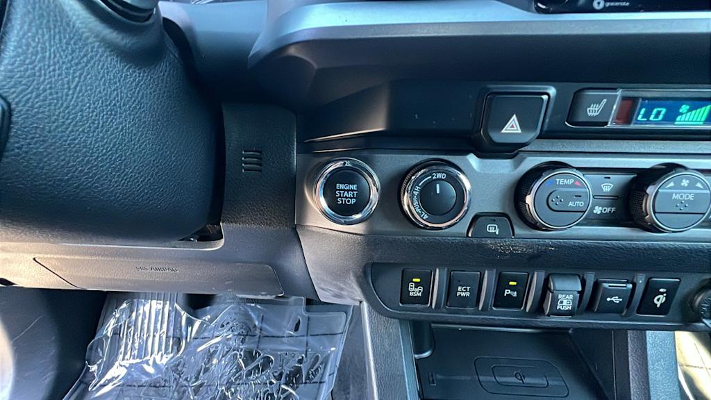 Thumbnail: 2021 Toyota Tacoma - 25