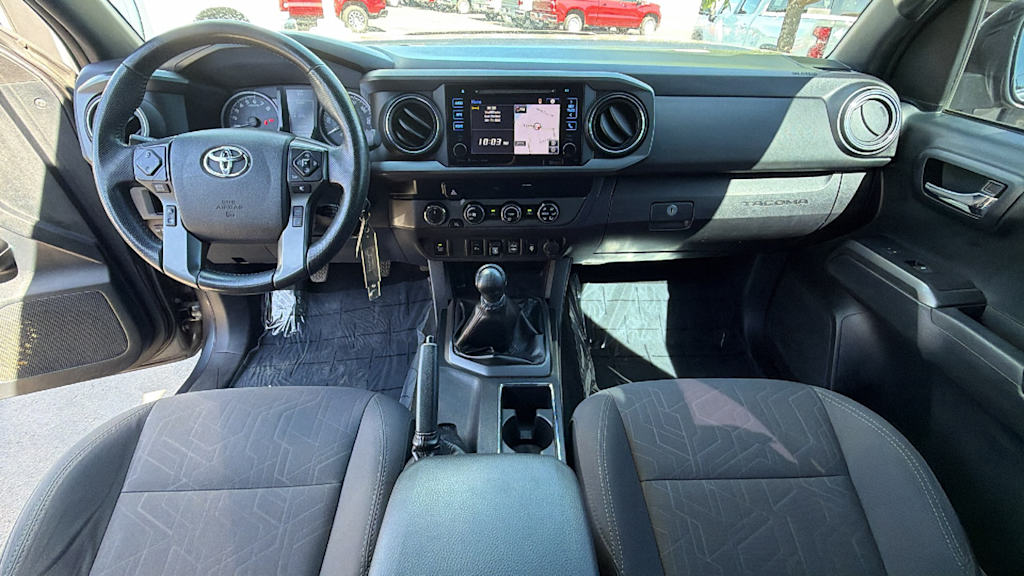 Thumbnail: 2019 Toyota Tacoma - 12