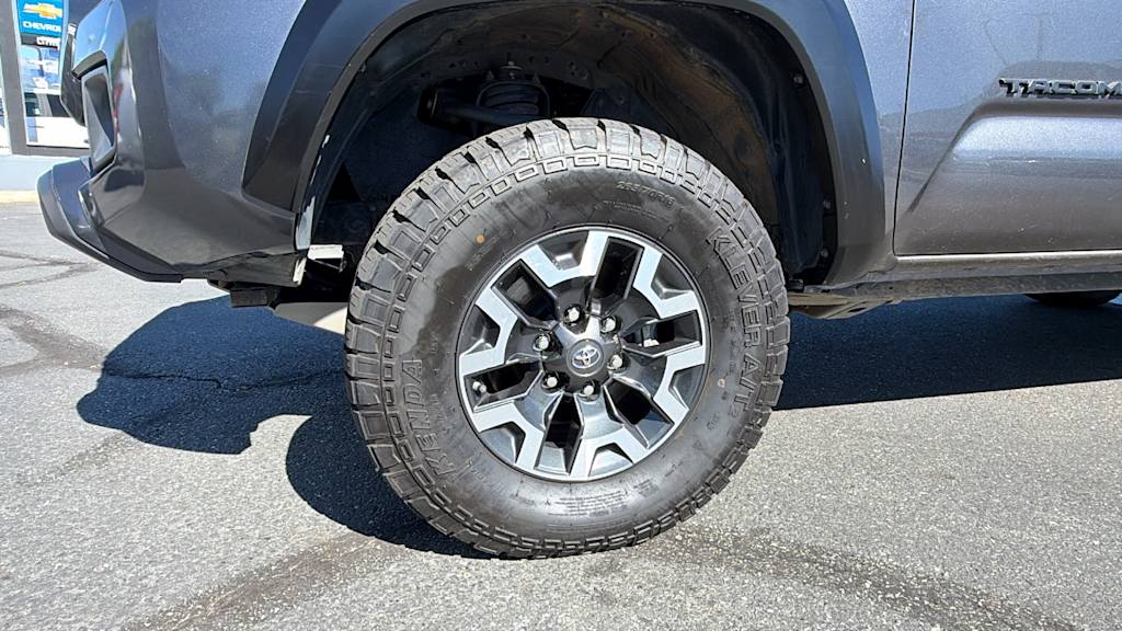 Thumbnail: 2019 Toyota Tacoma - 7