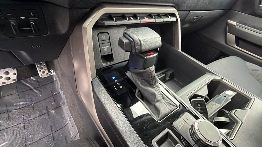 Thumbnail: 2024 Toyota Tundra - 15