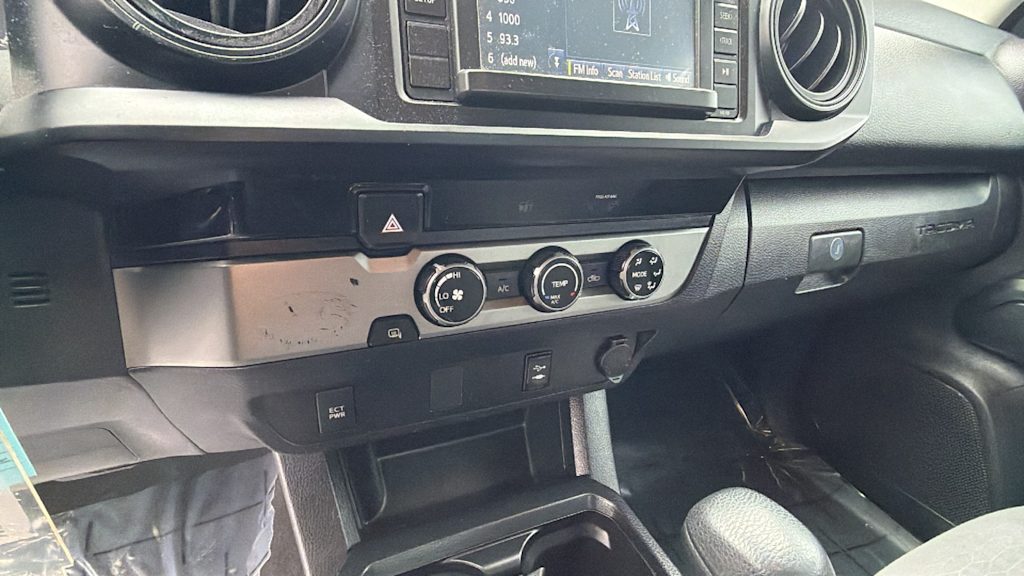 Thumbnail: 2018 Toyota Tacoma - 22