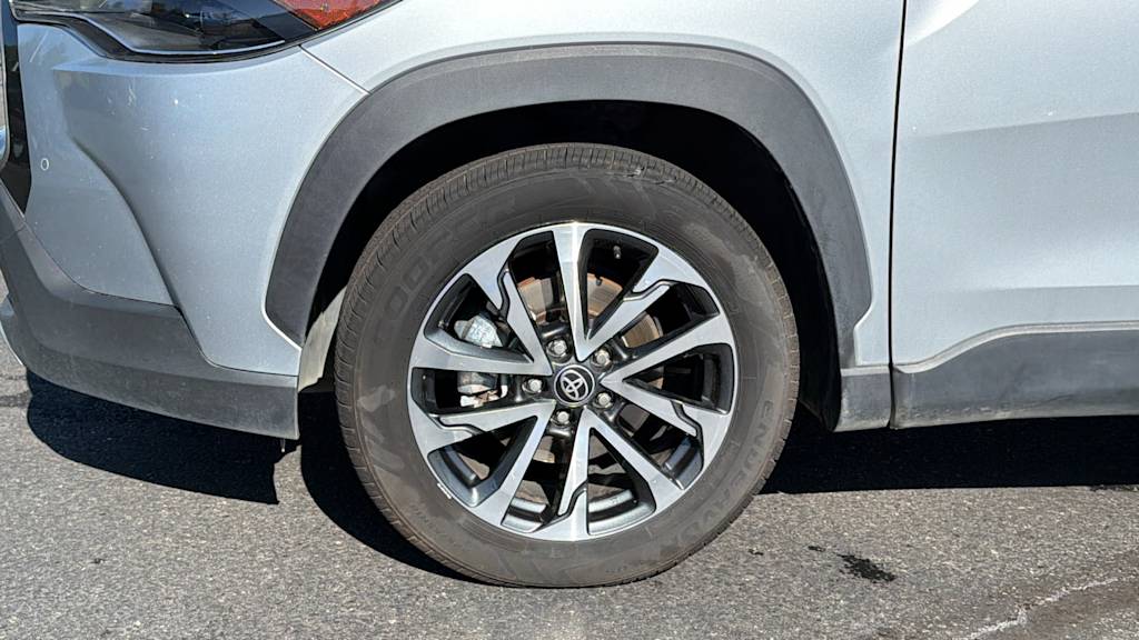 Thumbnail: 2022 Toyota Corolla Cross - 8