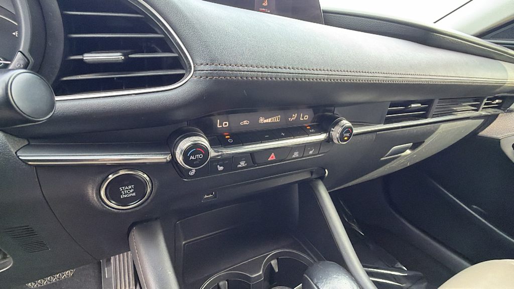 Thumbnail: 2021 Mazda Mazda3 - 24