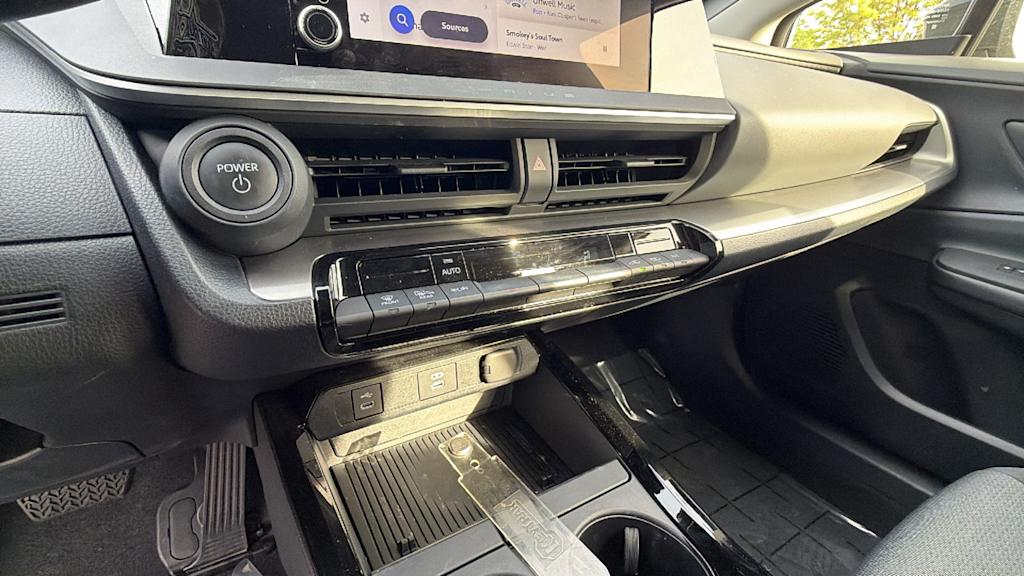 Thumbnail: 2024 Toyota Prius - 22