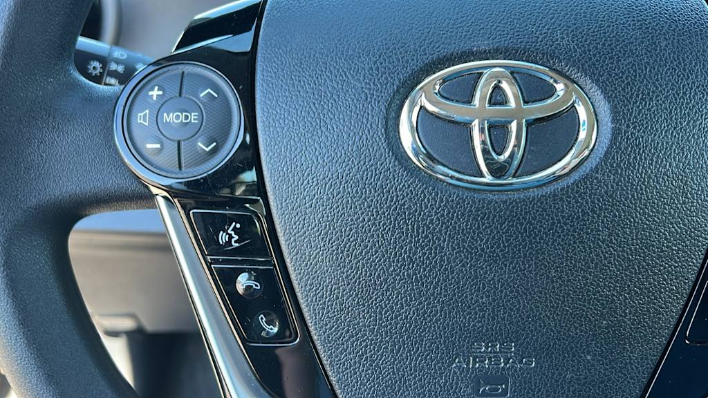 Thumbnail: 2018 Toyota Prius c - 24