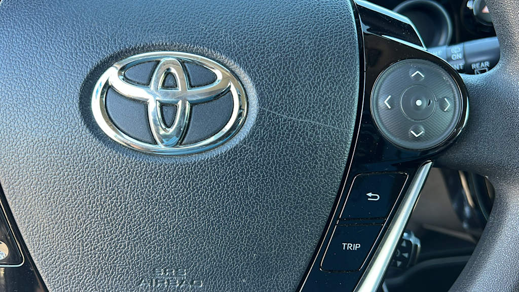 Thumbnail: 2018 Toyota Prius c - 25