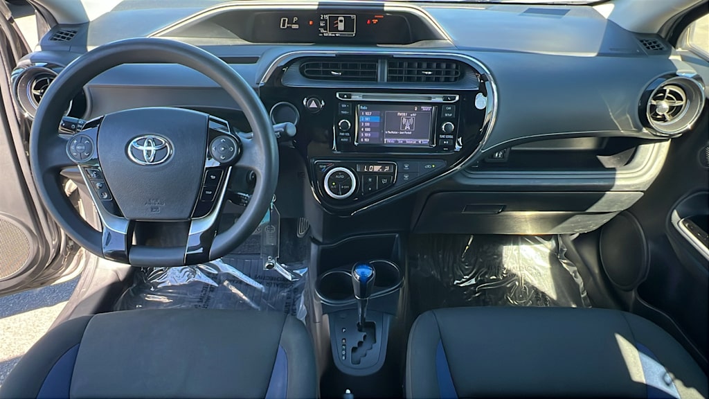 Thumbnail: 2018 Toyota Prius c - 13