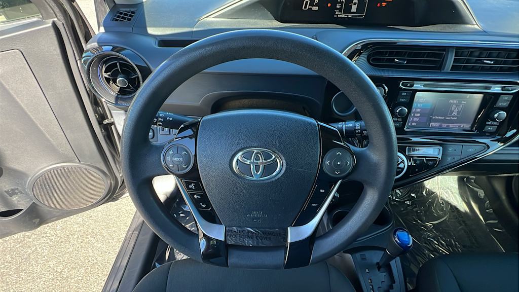 Thumbnail: 2018 Toyota Prius c - 9