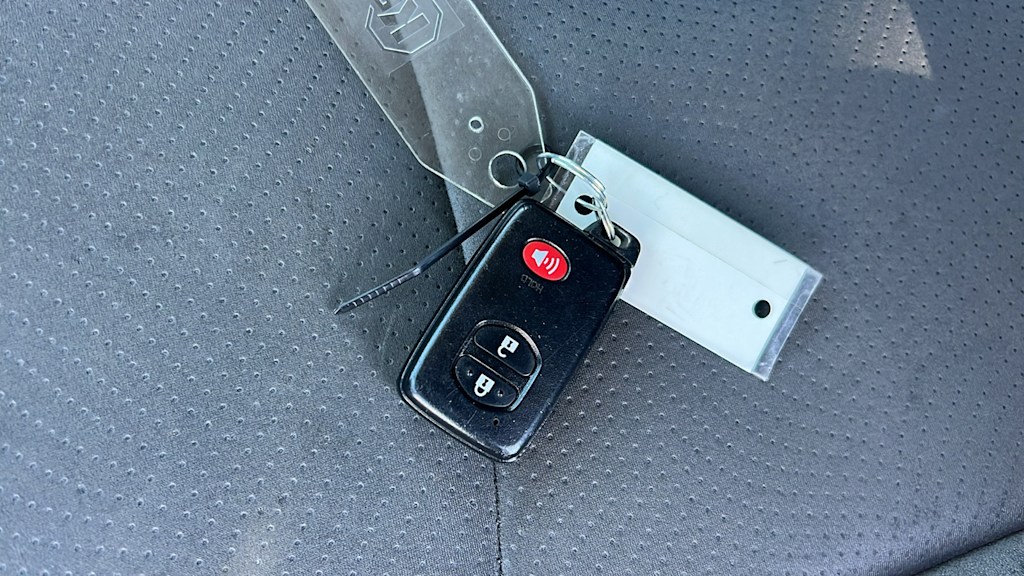 2012 Toyota Prius Three 16