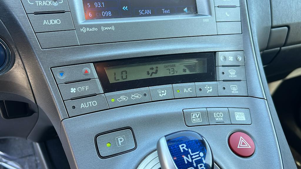 2012 Toyota Prius Three 22