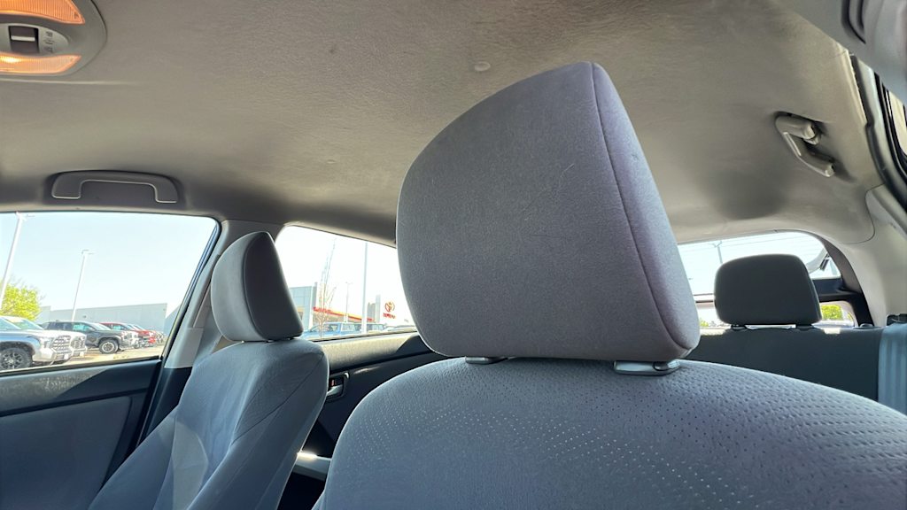 2012 Toyota Prius Three 21