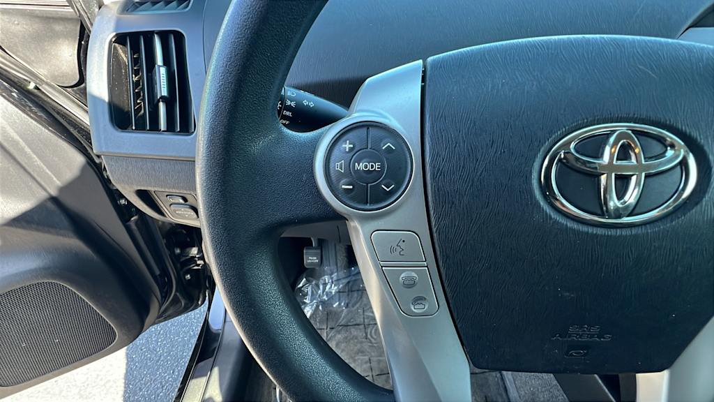 2012 Toyota Prius Three 25