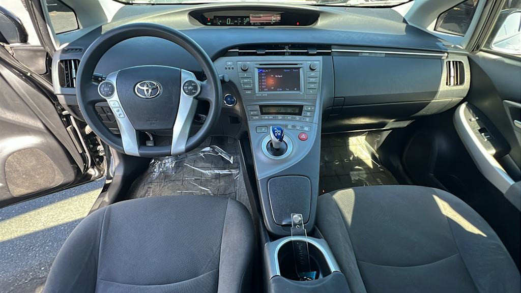 2012 Toyota Prius Three 12