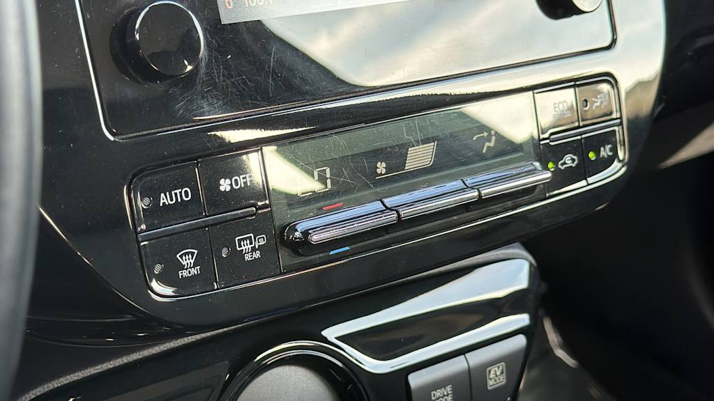 Thumbnail: 2019 Toyota Prius - 24