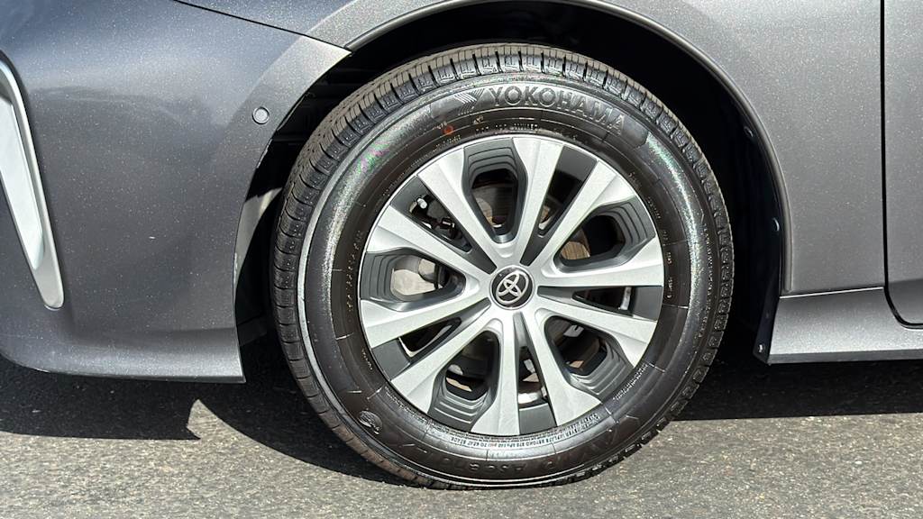 Thumbnail: 2019 Toyota Prius - 8
