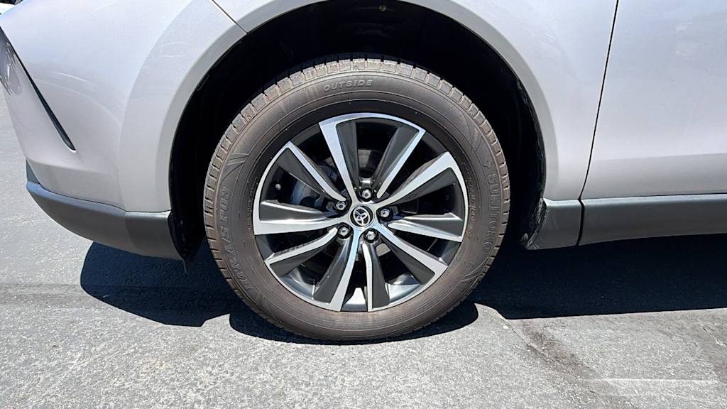 Thumbnail: 2024 Toyota Venza - 8