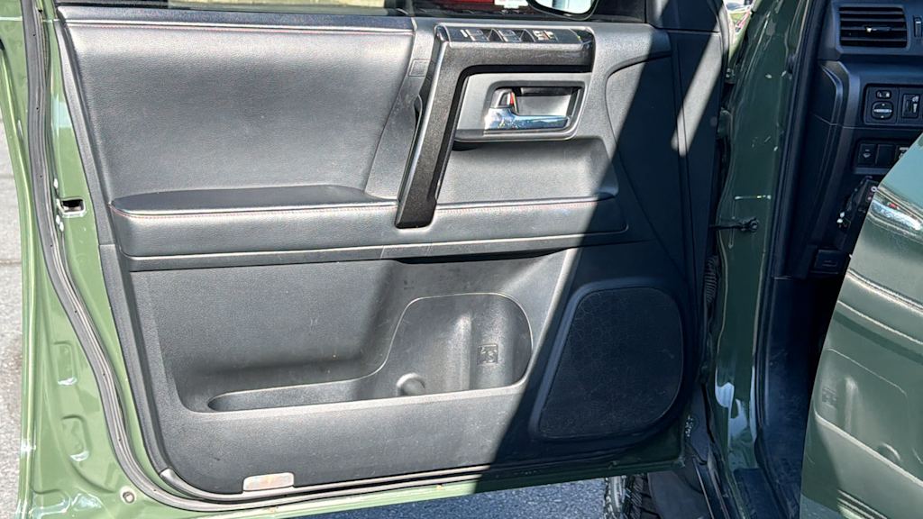 Thumbnail: 2020 Toyota 4Runner - 29