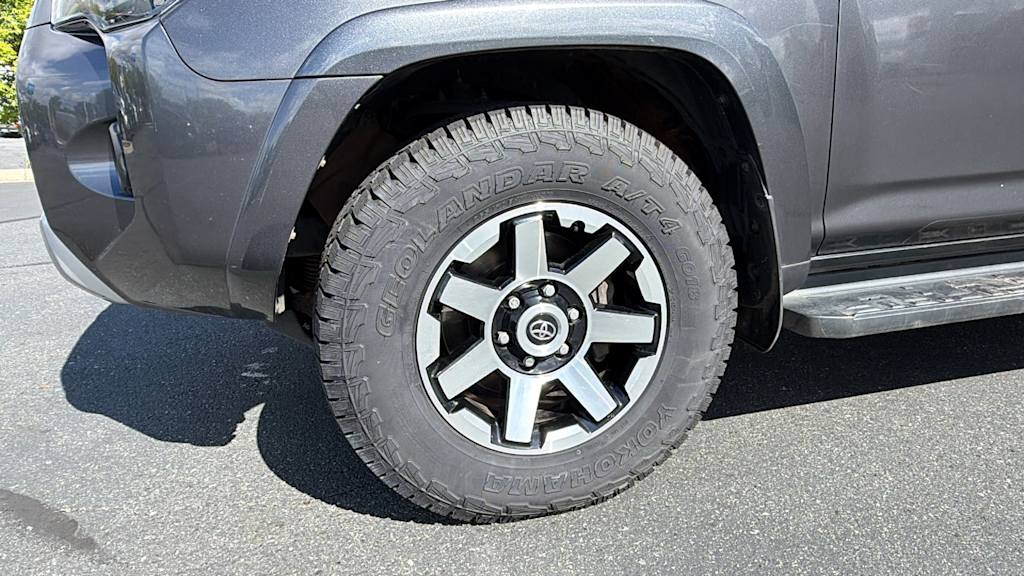 Thumbnail: 2019 Toyota 4Runner - 8