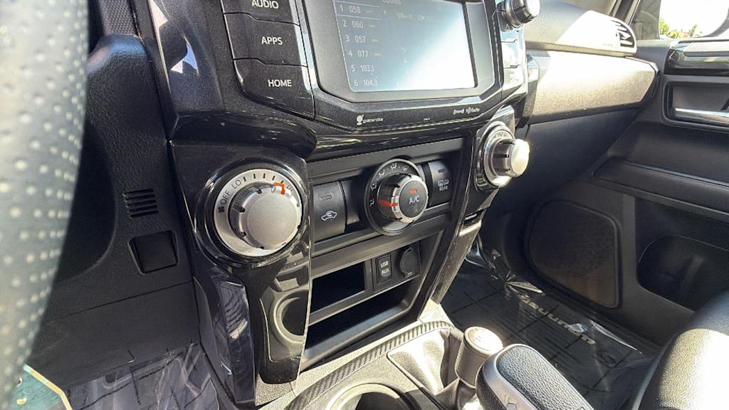 Thumbnail: 2019 Toyota 4Runner - 22