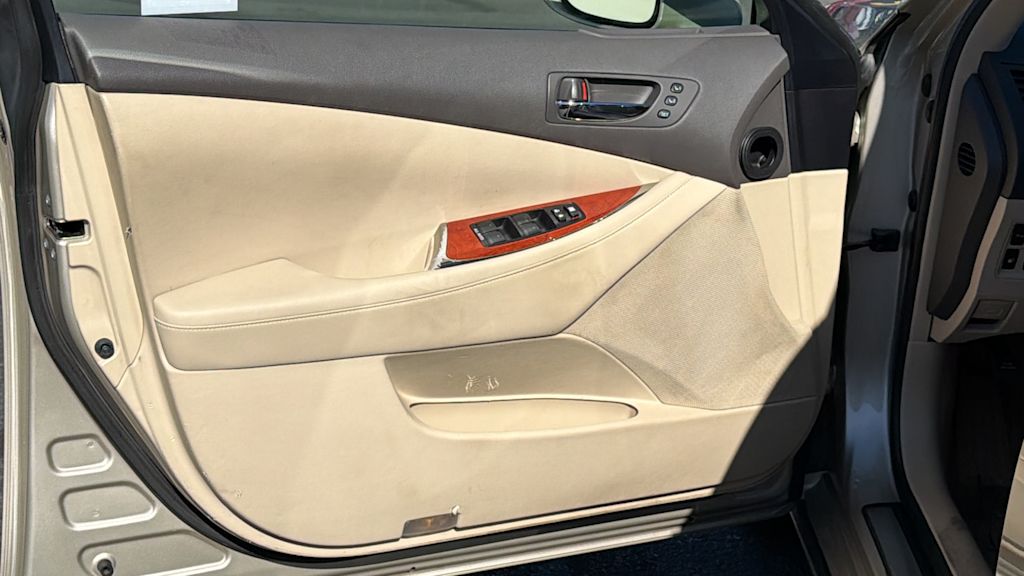 Thumbnail: 2011 Lexus ES - 28