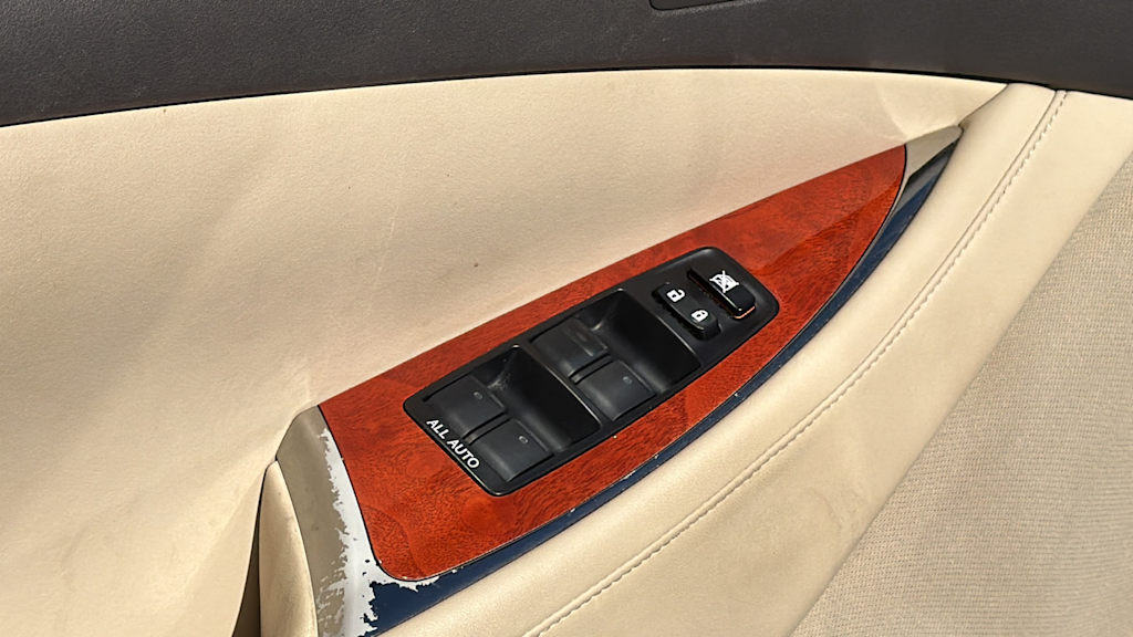 Thumbnail: 2011 Lexus ES - 7