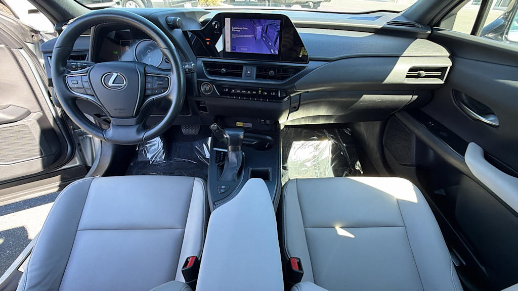 Thumbnail: 2023 Lexus UX - 13