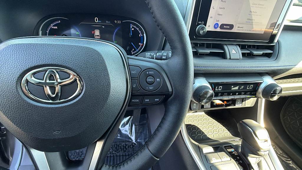 Thumbnail: 2025 Toyota RAV4 - 27