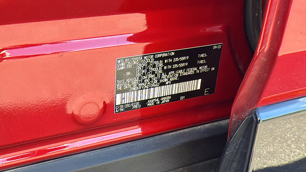 Thumbnail: 2022 Toyota RAV4 - 19