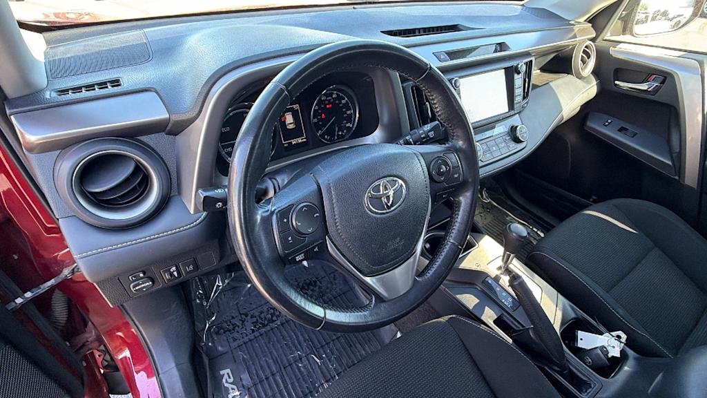 Thumbnail: 2018 Toyota RAV4 - 2