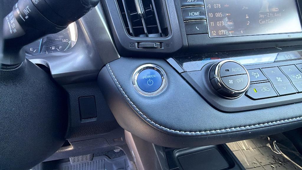 Thumbnail: 2018 Toyota RAV4 - 25