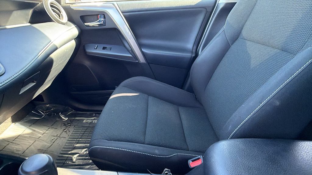 Thumbnail: 2018 Toyota RAV4 - 11