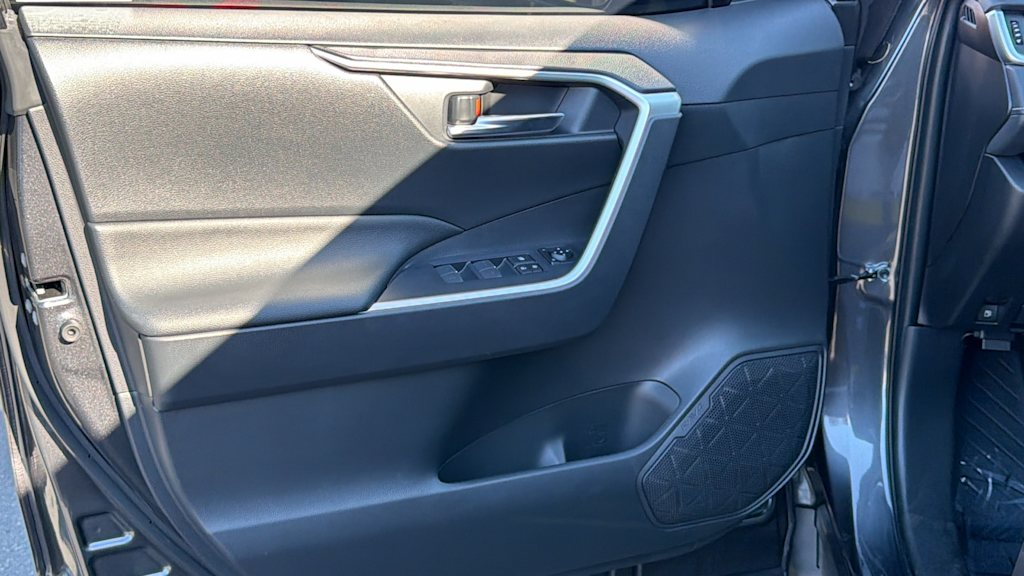 Thumbnail: 2025 Toyota RAV4 - 29