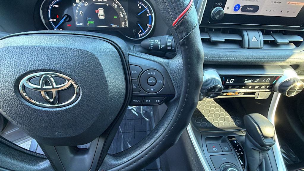 Thumbnail: 2025 Toyota RAV4 - 27