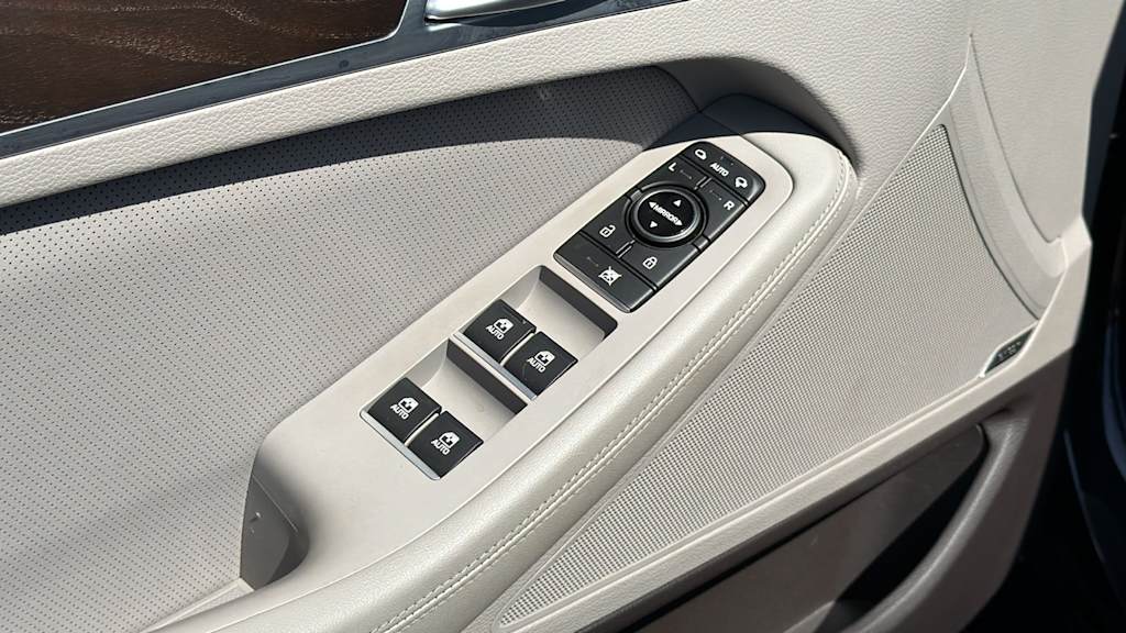 Thumbnail: 2019 Genesis G80 - 28