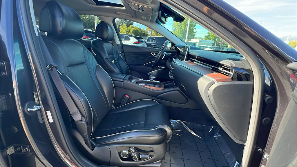 2020 Kia K900 Luxury 12