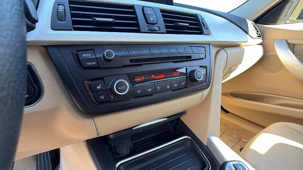 Thumbnail: 2013 BMW 3 Series - 23