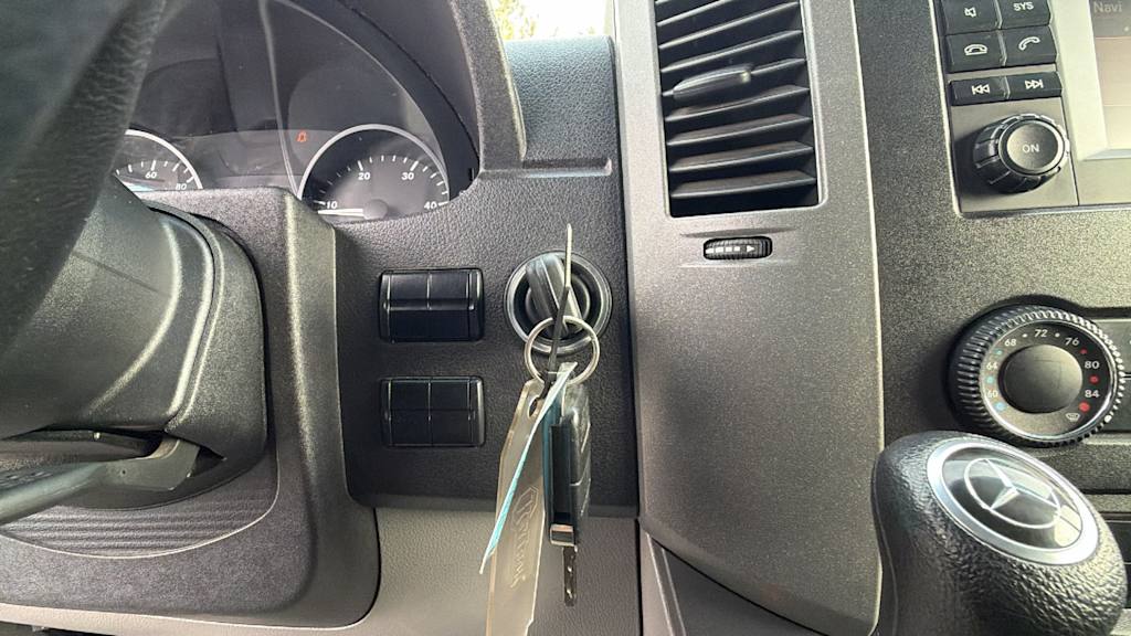 Thumbnail: 2015 Mercedes-Benz Sprinter - 22