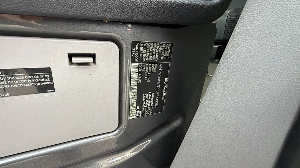 Thumbnail: 2015 Mercedes-Benz Sprinter - 15