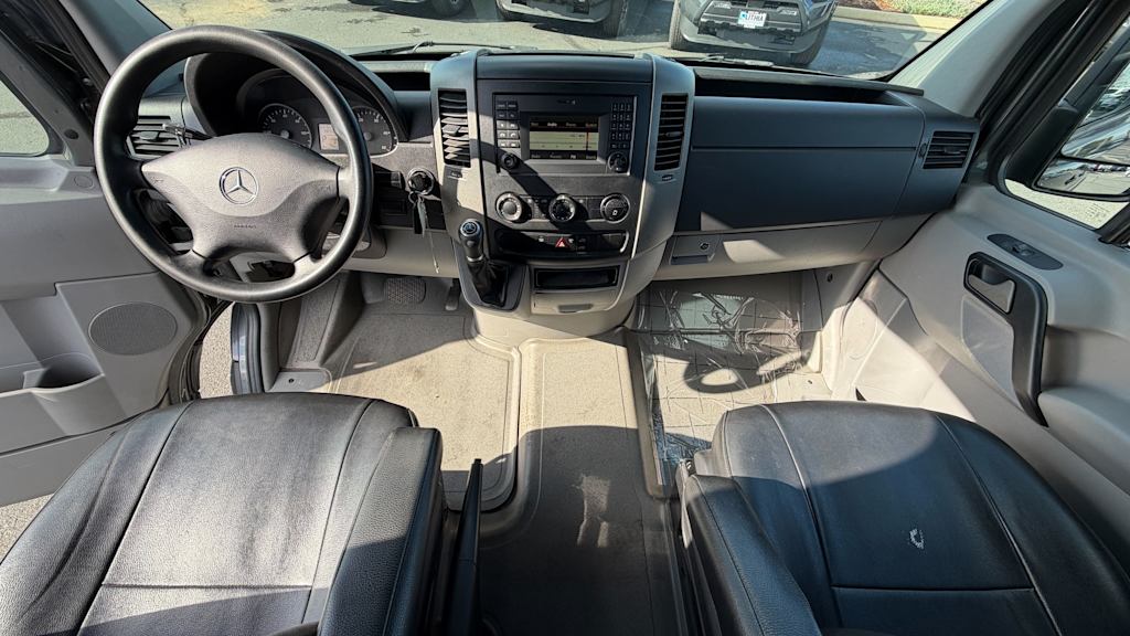 Thumbnail: 2015 Mercedes-Benz Sprinter - 10